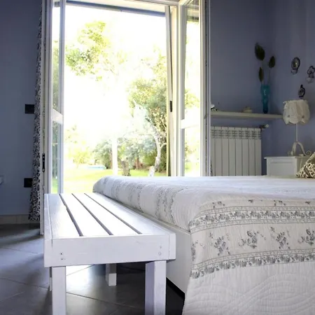 Enza Bellissima Con Piscina *