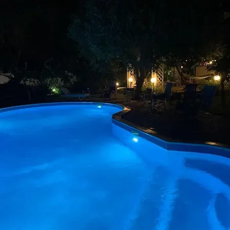 Enza Bellissima Con Piscina ヴィラ テッラジーニ