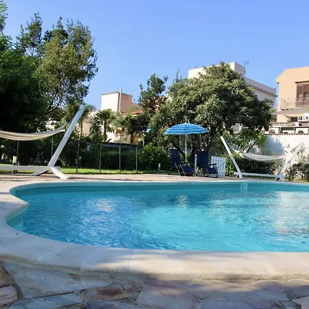 ヴィラ Enza Bellissima Con Piscina