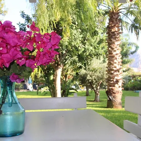 Enza Bellissima Con Piscina