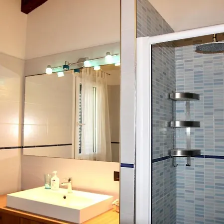 ヴィラ Enza Bellissima Con Piscina